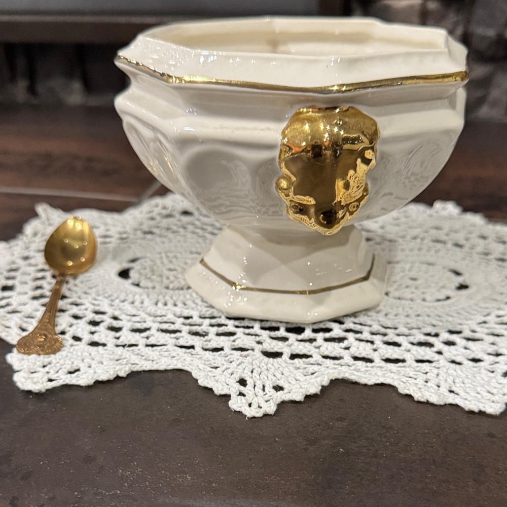 Elegant White and Gold Ceramic Bowl with Spoon